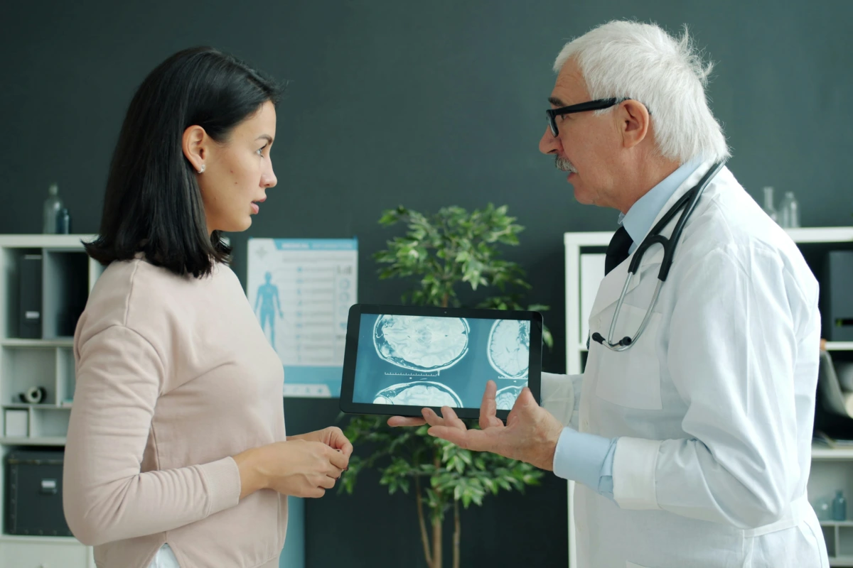 Konsultasi pasien yang akan melakukan PET Scan