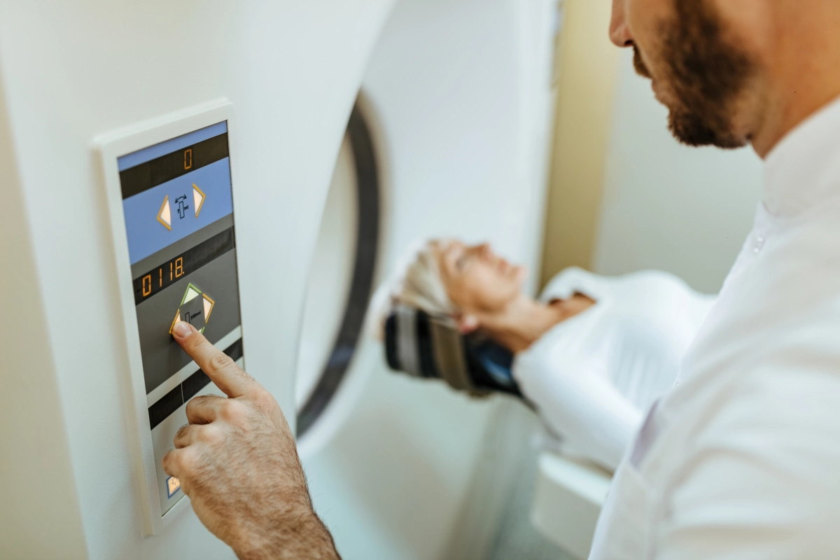 apa PET Scan Lebih Penting untuk Memantau Kanker daripada tumor marker?